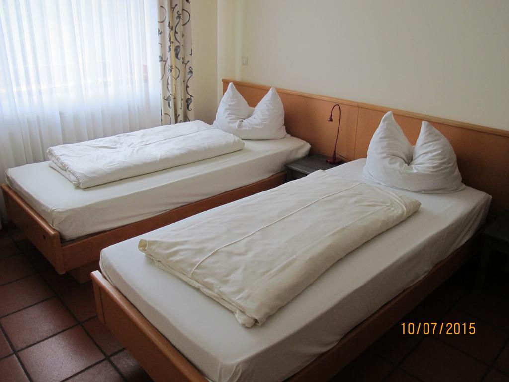 Kastanienhof Hotel Monchengladbach Room photo